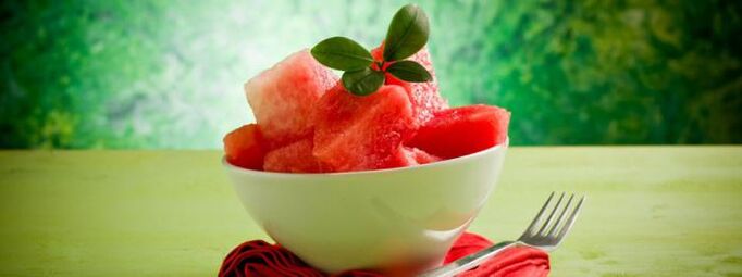 Arbukh-ek pisua galtzen laguntzen al dizu